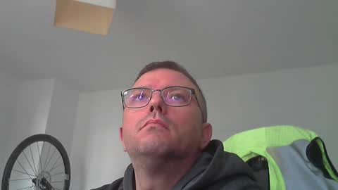 Snapshot of anarchox chatting on 10/06/25, 08:45 Andi online show from 10/06/25, 08:45