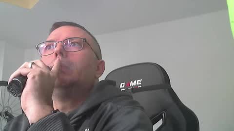 Snapshot of anarchox chatting on 11/03/25, 01:01 Andi online show from 11/03/25, 01:01