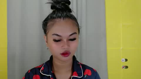 Snapshot of anaruru_ chatting on 01/18/25, 10:39 ANA online show from 01/18/25, 10:39