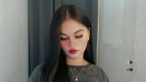 Snapshot of anaruru_ chatting on 06/20/26, 12:52 ANA online show from 06/20/26, 12:52
