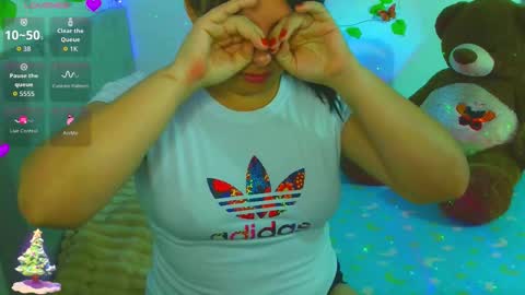 Snapshot of anaspark chatting on 12/17/25, 10:27 Ana online show from 12/17/25, 10:27