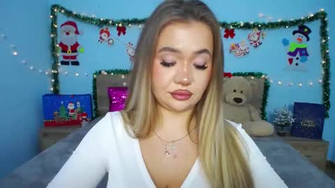 anastacyyellig online show from 12/15/24, 05:02