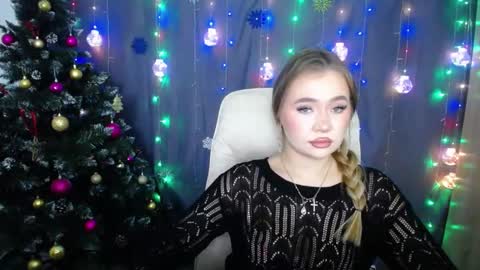 anastacyyellig online show from 12/16/24, 07:43