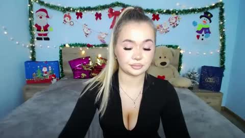 anastacyyellig online show from 12/20/24, 11:16