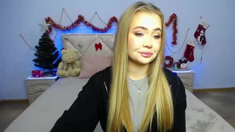 anastacyyellig online show from 01/06/25, 10:47