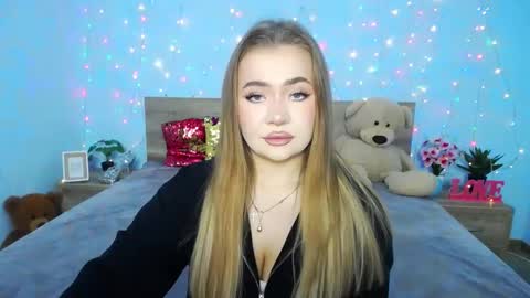 anastacyyellig online show from 01/14/25, 08:04