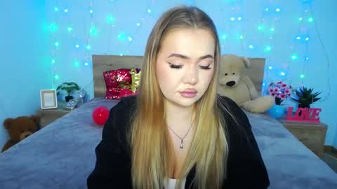 anastacyyellig online show from 01/15/25, 06:12