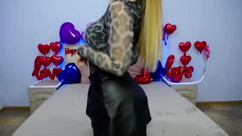 anastacyyellig online show from 02/03/25, 08:35