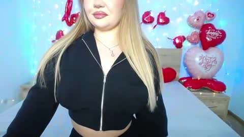 anastacyyellig online show from 02/08/25, 02:36