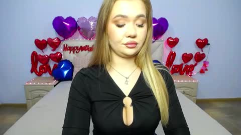 anastacyyellig online show from 02/11/25, 12:16