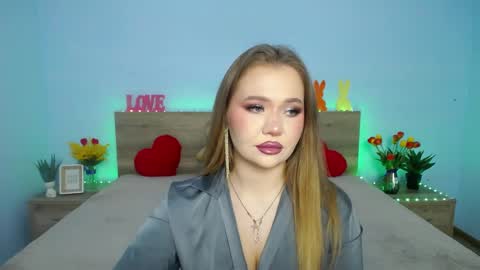 anastacyyellig online show from 03/08/25, 08:46