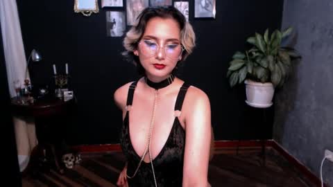 Snapshot of anastasia_fiore18 chatting on 01/10/25, 01:42 anastacia fiore18 online show from 01/10/25, 01:42