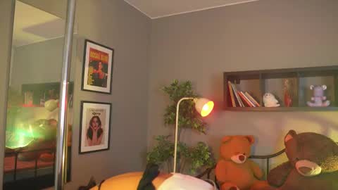 Snapshot of anaya_olyx chatting on 10/11/25, 05:39 anaya_olyx online show from 10/11/25, 05:39