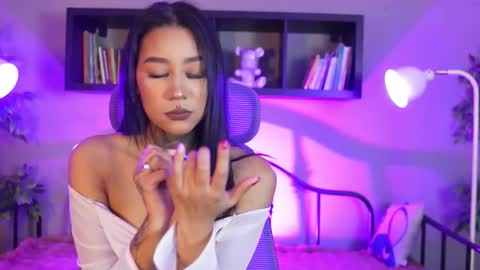 Snapshot of anaya_olyx chatting on 10/15/25, 05:07 anaya_olyx online show from 10/15/25, 05:07