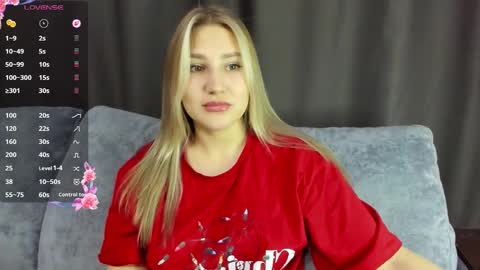 Snapshot of and1sa chatting on 11/27/25, 01:02 Andisa online show from 11/27/25, 01:02