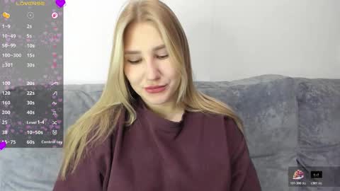 Snapshot of and1sa chatting on 12/20/25, 10:44 Andisa online show from 12/20/25, 10:44