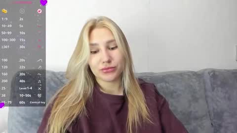 Snapshot of and1sa chatting on 01/13/26, 12:43 Andisa online show from 01/13/26, 12:43