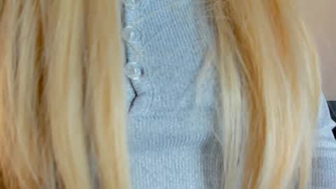 Layla online show from 03/01/26, 10:34