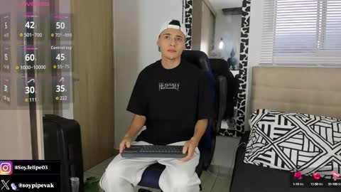 Snapshot of ander_bisex chatting on 10/13/25, 11:21 Ander online show from 10/13/25, 11:21