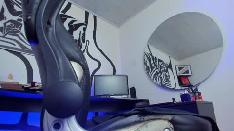 Snapshot of anders_x chatting on 04/28/26, 02:27 Andrs - online show from 04/28/26, 02:27