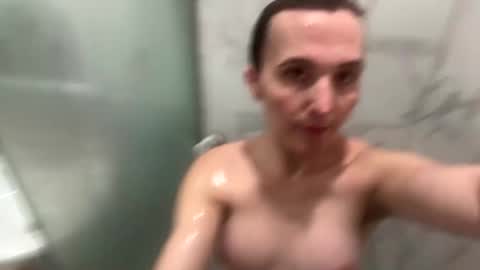 Snapshot of andieth chatting on 02/21/25, 01:33 Andie online show from 02/21/25, 01:33