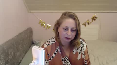 Snapshot of andorphina chatting on 01/03/25, 07:29 Andorphin online show from 01/03/25, 07:29