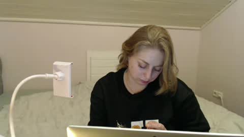 Snapshot of andorphina chatting on 01/15/25, 06:19 Andorphin online show from 01/15/25, 06:19
