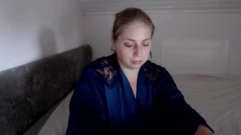 Snapshot of andorphina chatting on 09/17/25, 02:52 Andorphin online show from 09/17/25, 02:52