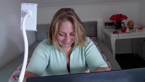 Snapshot of andorphina chatting on 09/23/25, 11:46 Andorphin online show from 09/23/25, 11:46