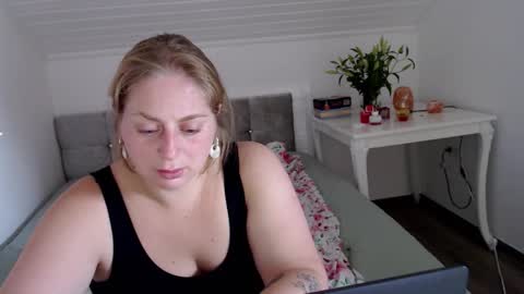 Snapshot of andorphina chatting on 09/27/25, 09:36 Andorphin online show from 09/27/25, 09:36