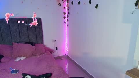 Snapshot of andra_rosse chatting on 05/31/26, 01:47 Andra de la Rosse online show from 05/31/26, 01:47