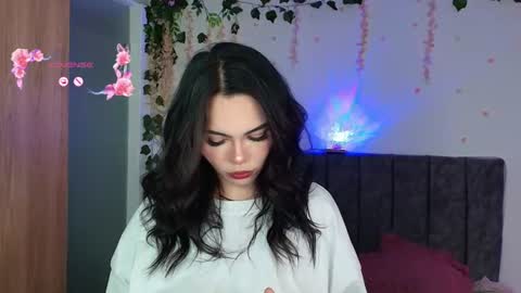 Snapshot of andra_rosse chatting on 06/11/26, 02:53 Andra de la Rosse online show from 06/11/26, 02:53
