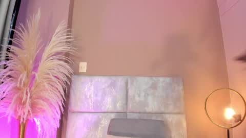 Andra Cyrus online show from 05/27/26, 01:57