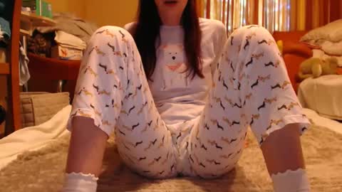 Snapshot of andrasweetie chatting on 05/17/26, 12:01 Andra online show from 05/17/26, 12:01