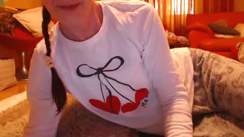 Snapshot of andrasweetie chatting on 06/20/26, 10:29 Andra online show from 06/20/26, 10:29