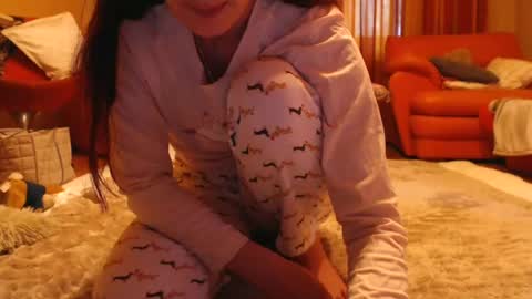 Snapshot of andrasweetie chatting on 06/22/26, 10:45 Andra online show from 06/22/26, 10:45