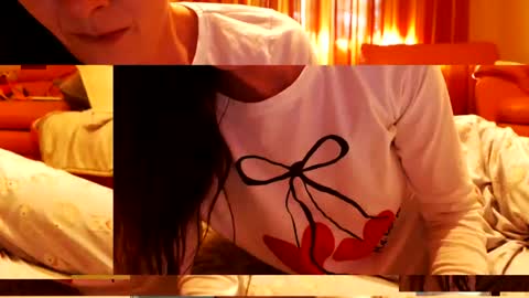 Snapshot of andrasweetie chatting on 07/06/26, 03:03 Andra online show from 07/06/26, 03:03