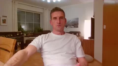 Snapshot of andre029 chatting on 12/01/24, 10:10 Name online show from 12/01/24, 10:10