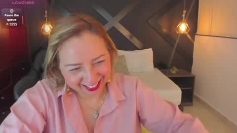 Snapshot of andre_soto_ chatting on 05/22/26, 01:46 A N D R E online show from 05/22/26, 01:46