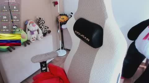 Snapshot of andrea_bonnie chatting on 06/11/26, 02:15 andrea_bonnie online show from 06/11/26, 02:15