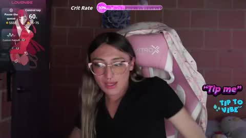 Snapshot of andrea_camila chatting on 02/17/26, 09:54 Andrea online show from 02/17/26, 09:54