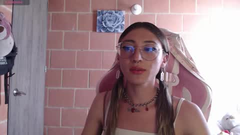 Snapshot of andrea_camila chatting on 02/20/26, 06:08 Andrea online show from 02/20/26, 06:08