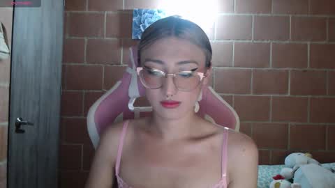 Snapshot of andrea_camila chatting on 03/13/26, 05:03 Andrea online show from 03/13/26, 05:03