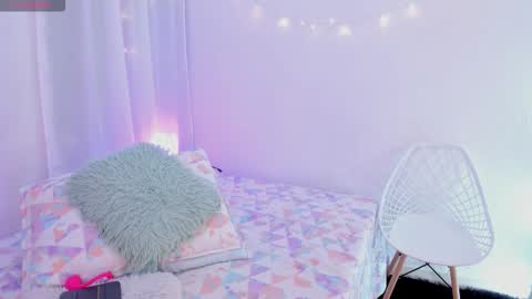 Snapshot of andrea_osorio_ chatting on 12/15/25, 11:36 Andrea online show from 12/15/25, 11:36