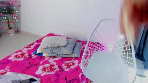 Snapshot of andrea_osorio_ chatting on 01/10/26, 11:45 Andrea online show from 01/10/26, 11:45