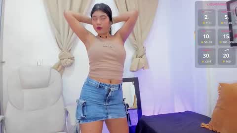 Snapshot of andrea_sancheez chatting on 10/10/25, 07:35 Andrea online show from 10/10/25, 07:35
