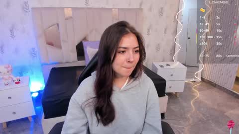 Snapshot of andrea_tay1 chatting on 06/06/26, 11:37 andrea_tay1 online show from 06/06/26, 11:37