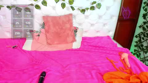 Naomi Andrea Daviss online show from 01/21/25, 07:39