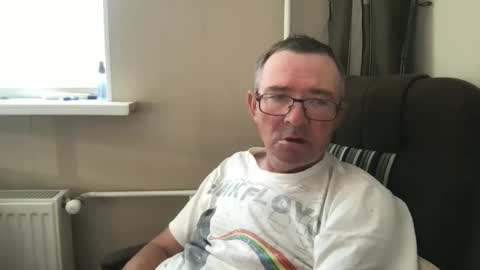 Snapshot of andreass60 chatting on 09/15/25, 05:29 andreass60 online show from 09/15/25, 05:29