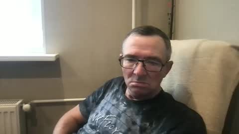 Snapshot of andreass60 chatting on 11/05/25, 07:30 andreass60 online show from 11/05/25, 07:30